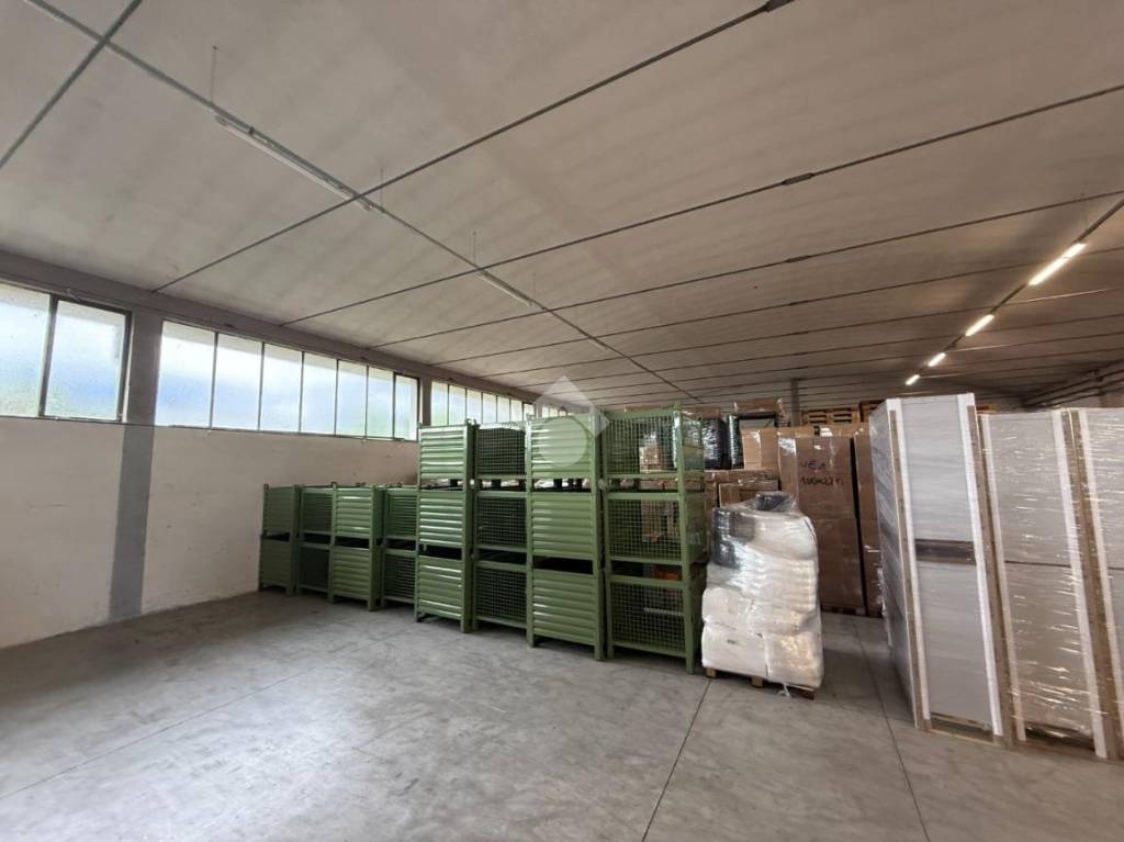 negozio in affitto a Bassano del Grappa