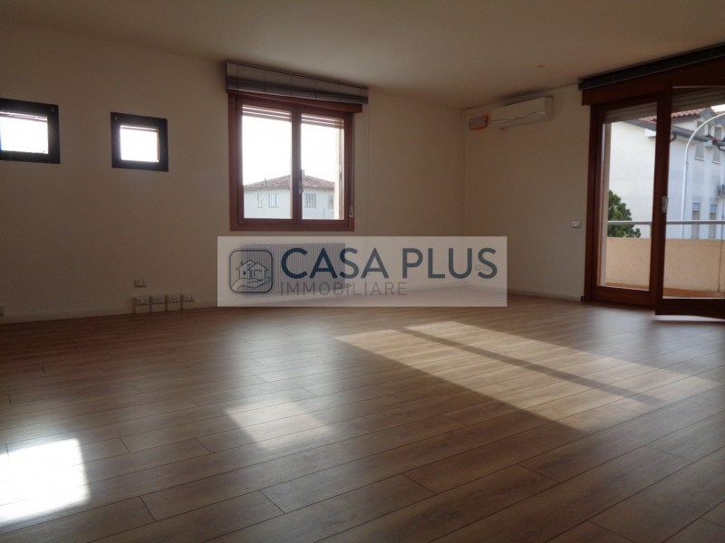 ufficio in affitto a Bassano del Grappa