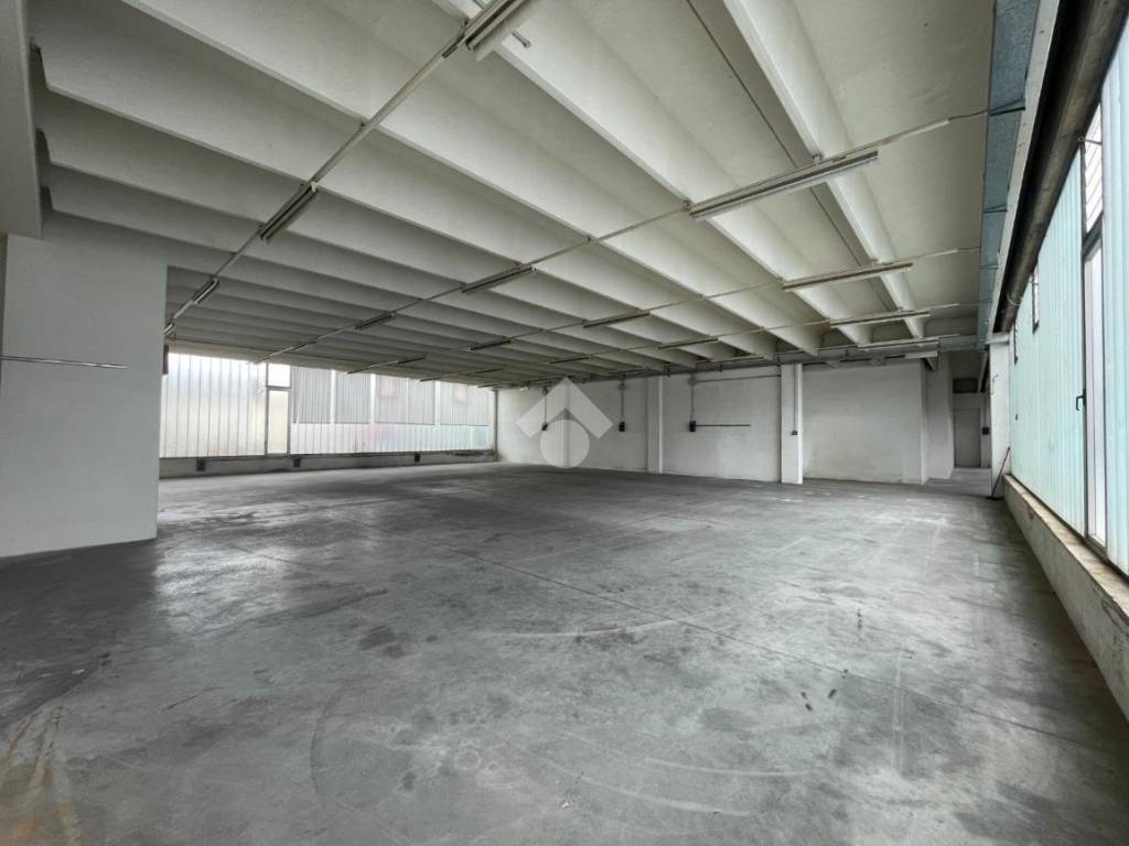 locale commerciale in affitto a Bassano del Grappa in zona Marchesane