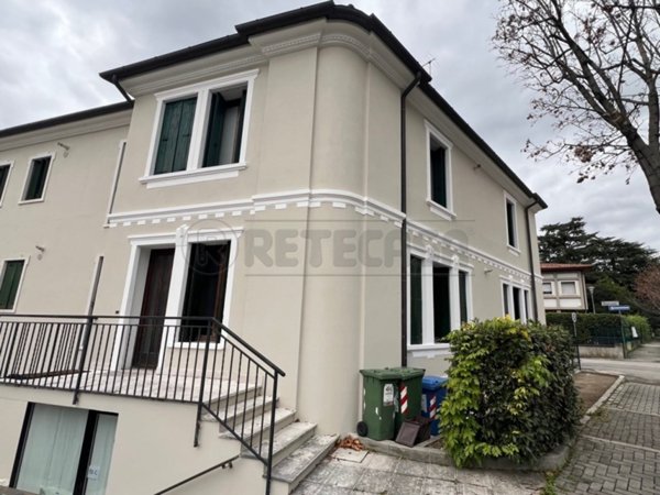 negozio in affitto a Bassano del Grappa