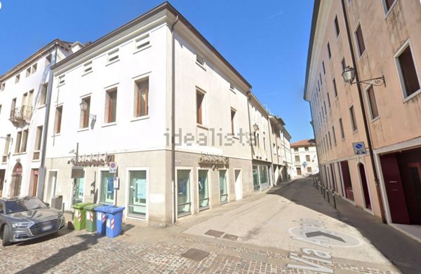 negozio in affitto a Bassano del Grappa