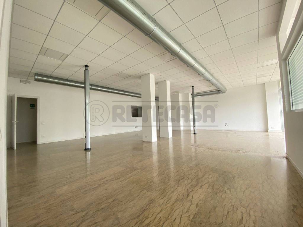 negozio in affitto a Bassano del Grappa