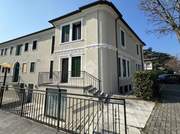 negozio in affitto a Bassano del Grappa