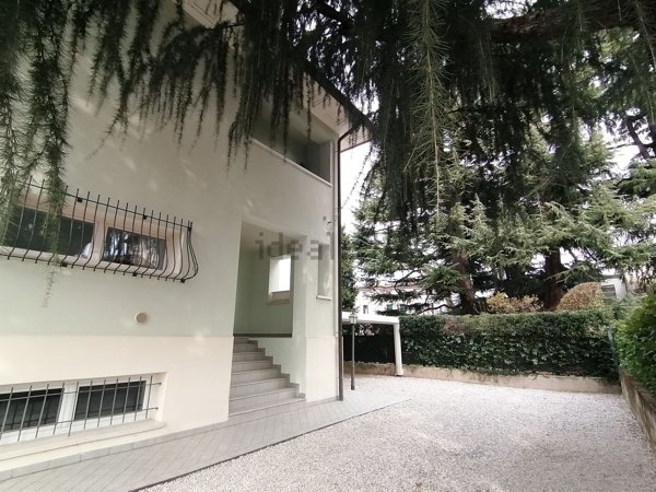 casa indipendente in affitto a Bassano del Grappa