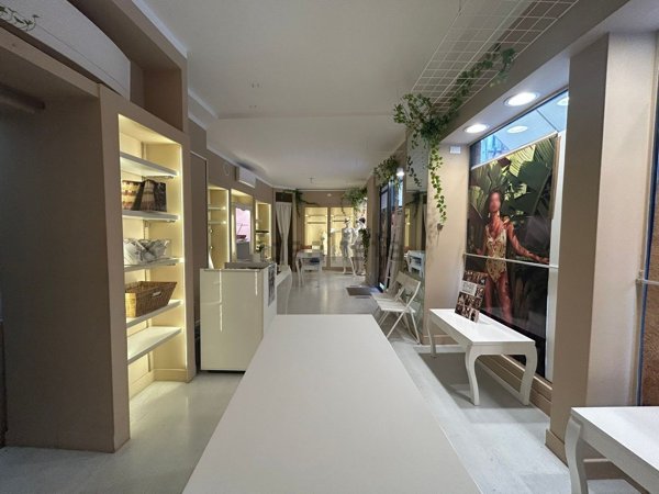 negozio in affitto a Bassano del Grappa