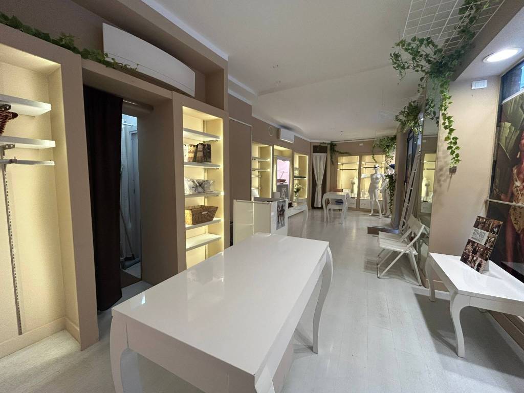 negozio in affitto a Bassano del Grappa