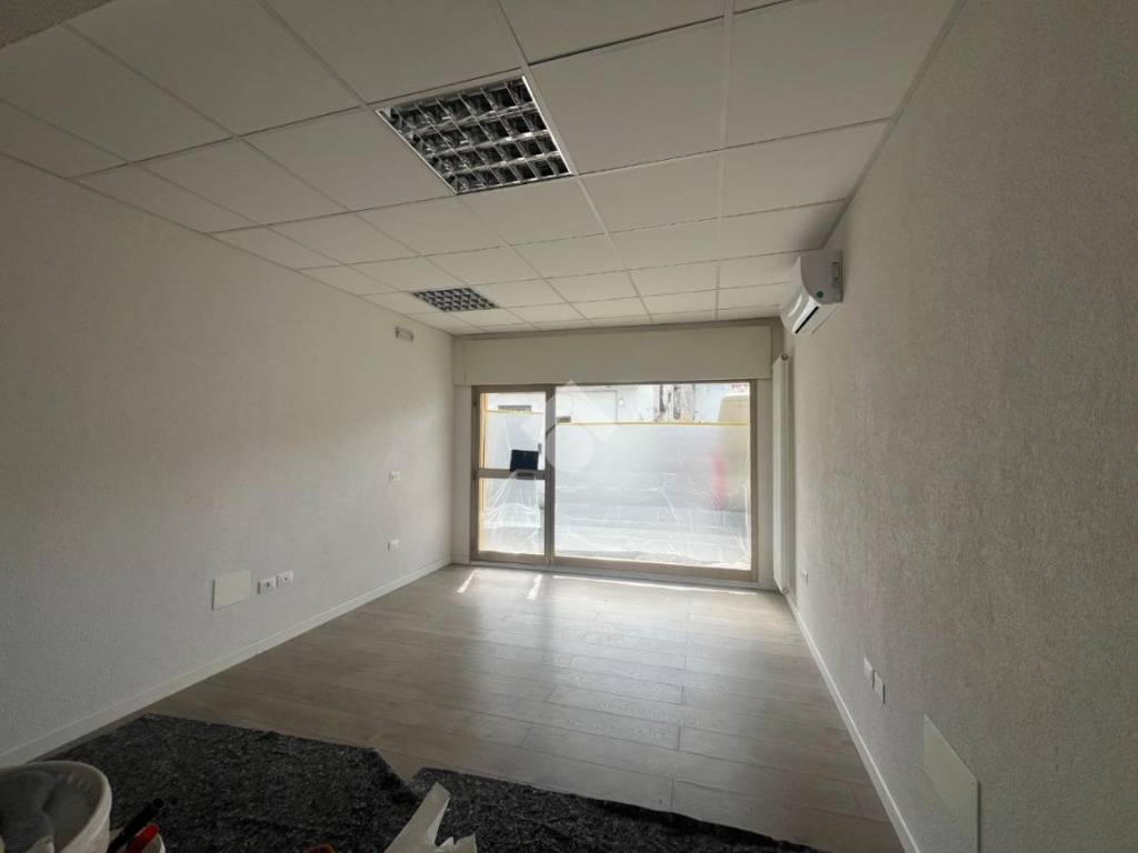 negozio in affitto a Bassano del Grappa