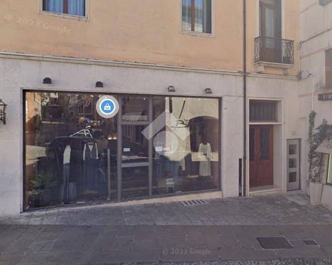 negozio in affitto a Bassano del Grappa