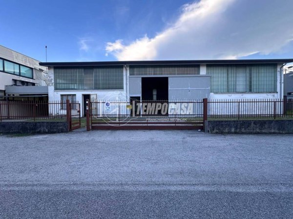 locale commerciale in affitto a Bassano del Grappa in zona Ponte Storto