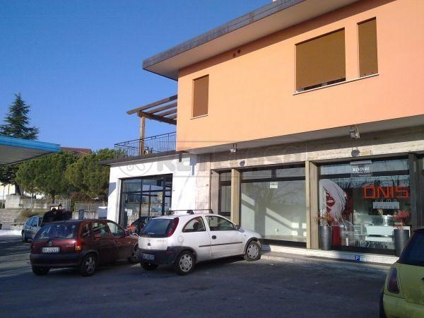negozio in affitto a Bassano del Grappa in zona Marchesane