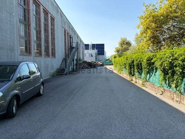capannone in affitto a Bolzano Vicentino