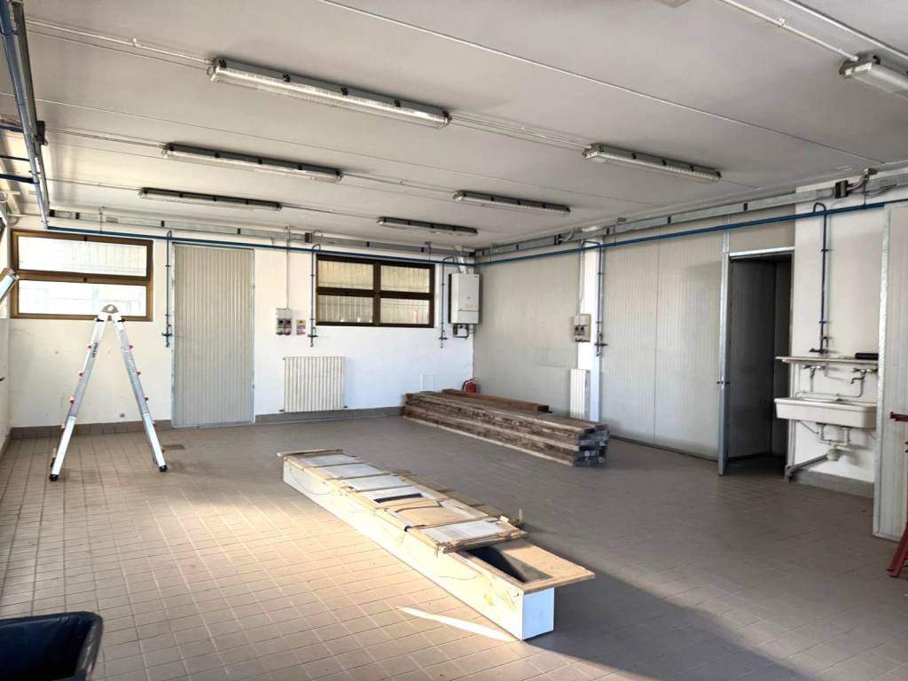 locale commerciale in affitto a Caldogno in zona Cresole