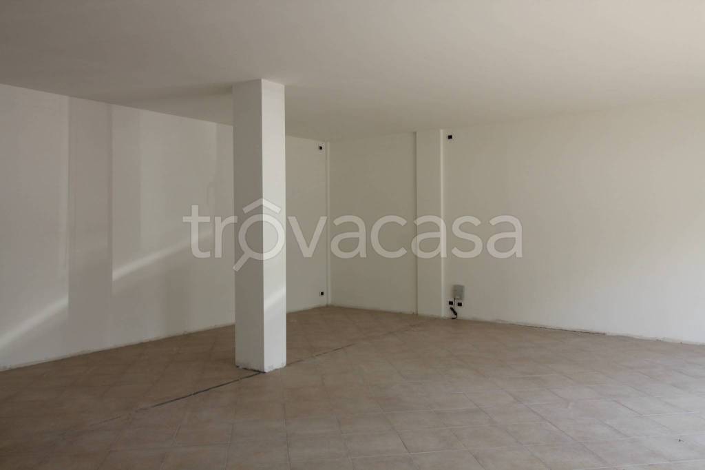 negozio in affitto a Camisano Vicentino in zona Santa Maria