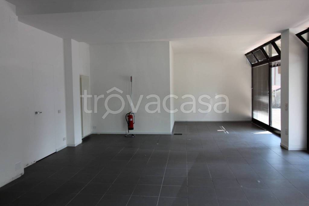 negozio in affitto a Camisano Vicentino in zona Santa Maria