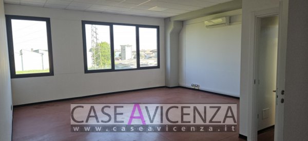 locale commerciale in affitto a Camisano Vicentino