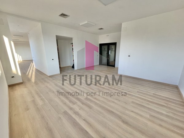 ufficio in affitto a Camisano Vicentino in zona Santa Maria
