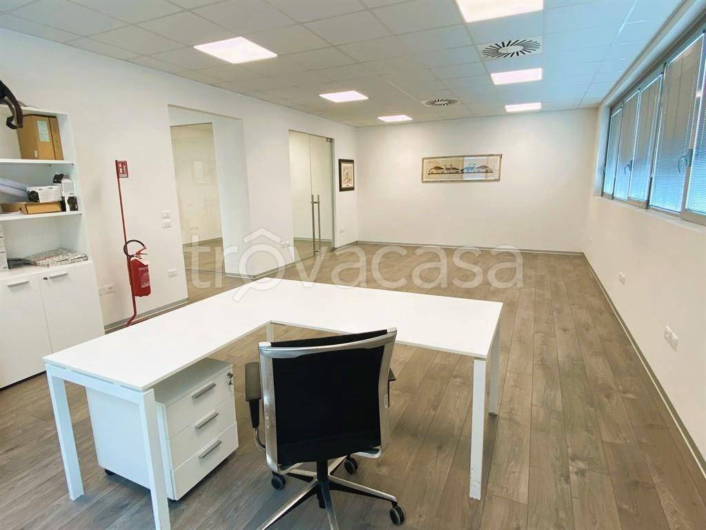 ufficio in affitto a Cassola