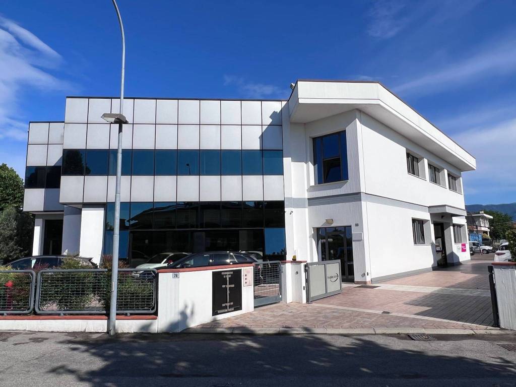 intera palazzina in affitto a Cassola