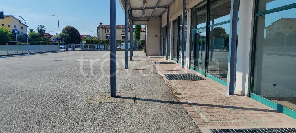 capannone in affitto a Cassola