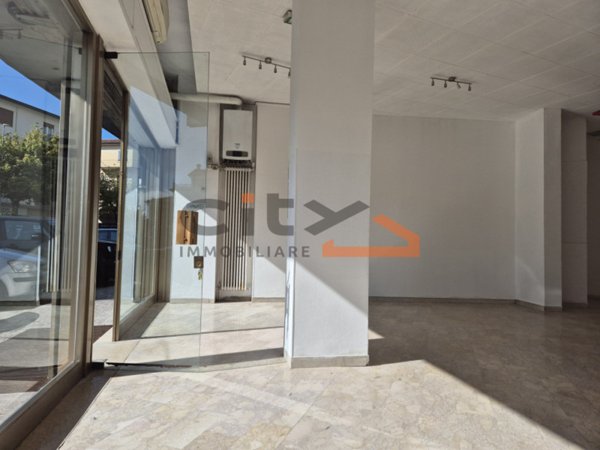 negozio in affitto a Cassola