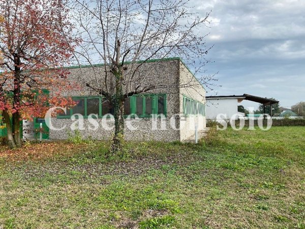 locale di sgombero in affitto a Cassola