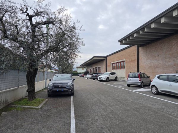 locale commerciale in affitto a Cassola in zona San Zeno