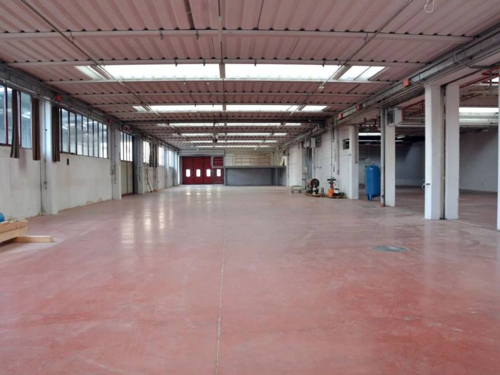 locale commerciale in affitto a Cassola