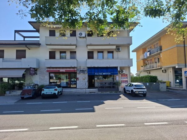 negozio in affitto a Cassola