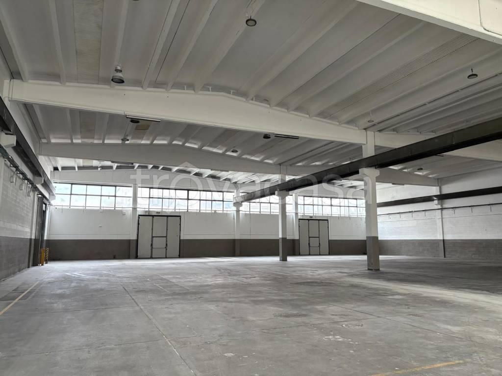 locale commerciale in affitto a Castelgomberto