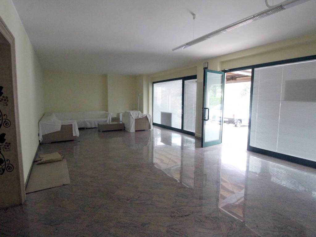 negozio in affitto a Chiampo
