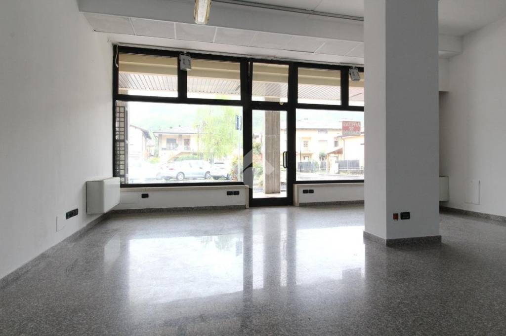 locale commerciale in affitto a Chiampo