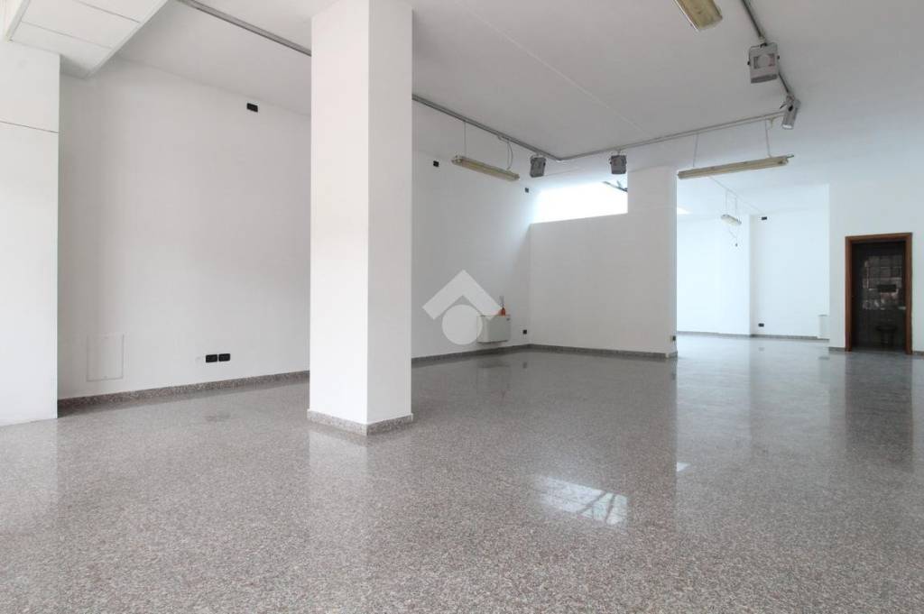 locale commerciale in affitto a Chiampo