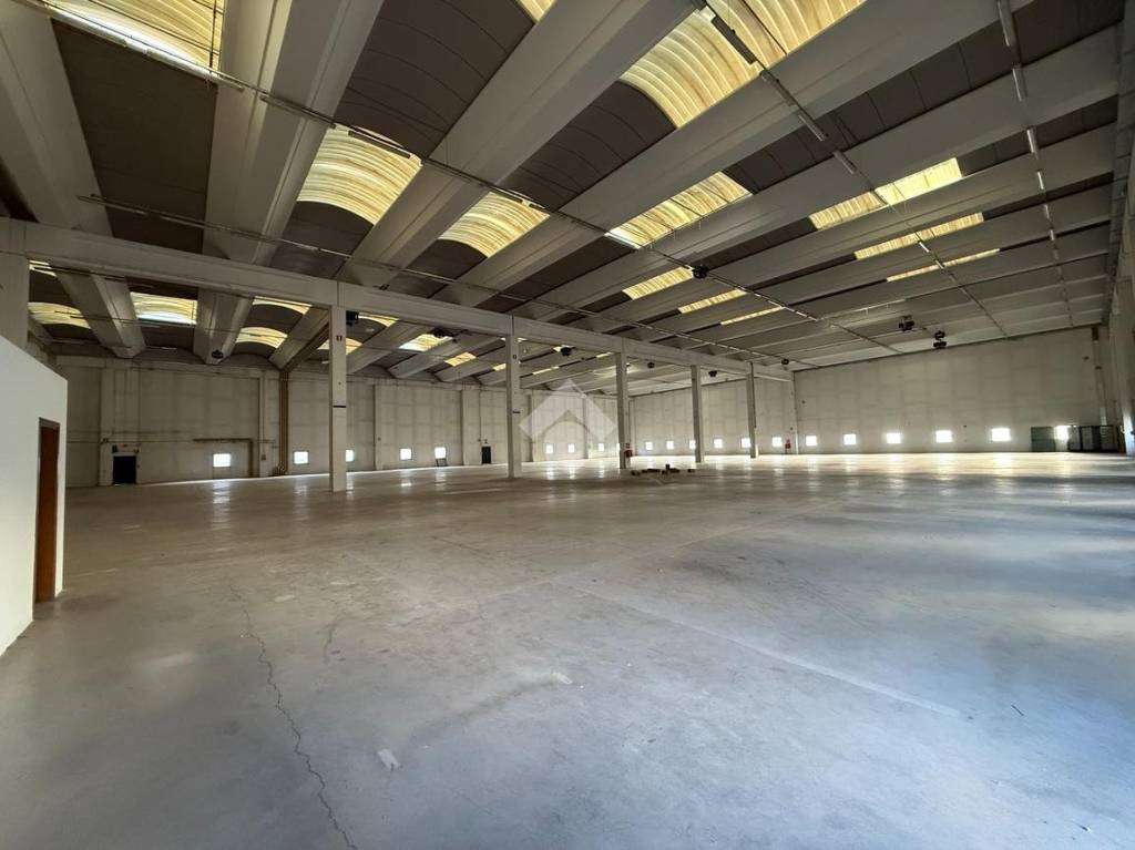 locale commerciale in affitto a Chiuppano