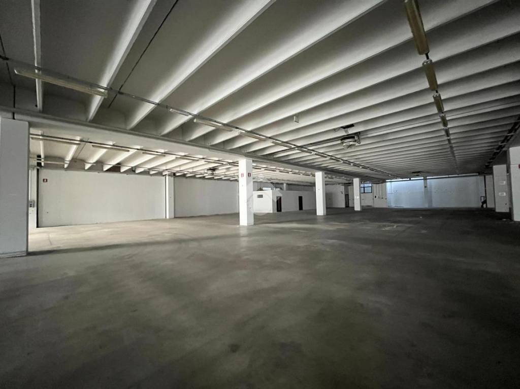 locale commerciale in affitto a Chiuppano