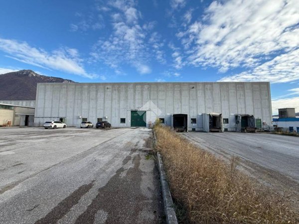 locale commerciale in affitto a Chiuppano