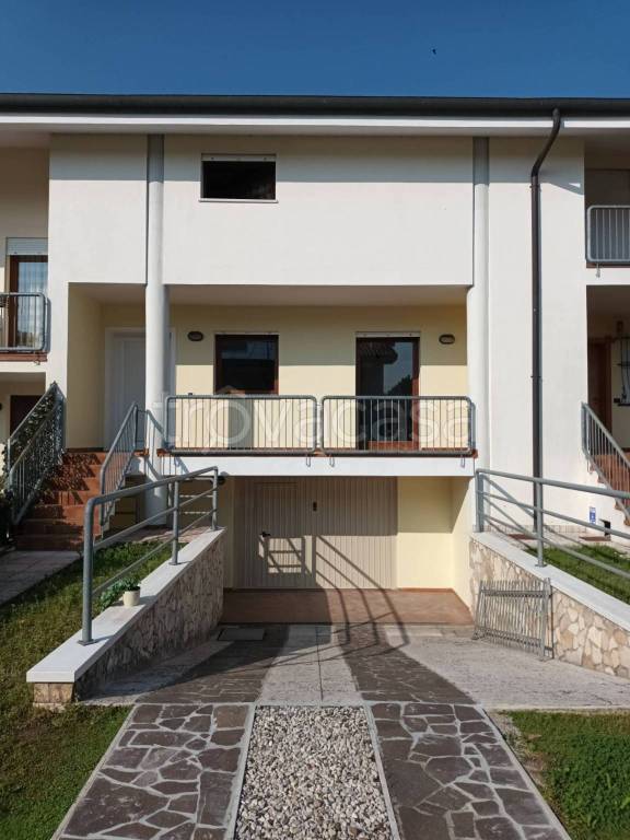 appartamento in affitto a Costabissara