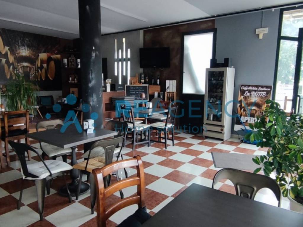 negozio in affitto a Costabissara in zona Motta