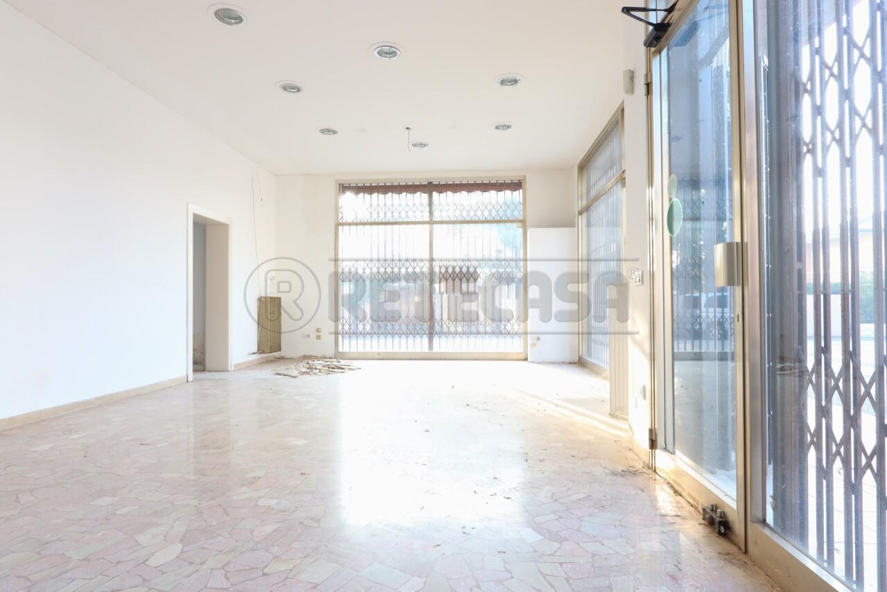 negozio in affitto a Costabissara