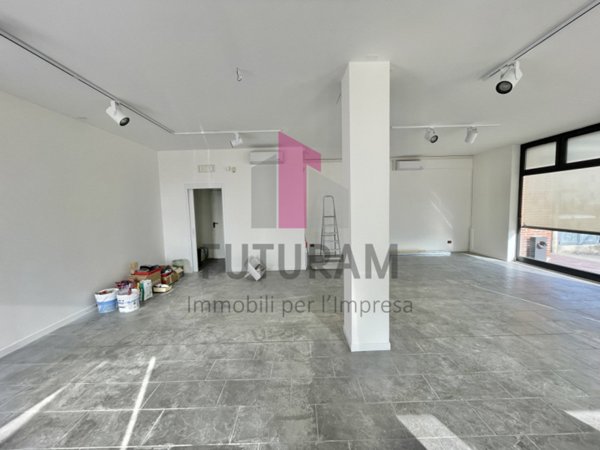 negozio in affitto a Costabissara in zona Motta