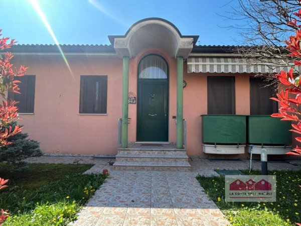 casa indipendente in affitto a Costabissara