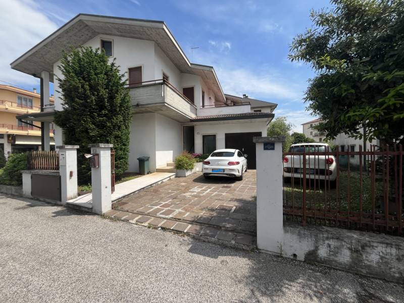 ufficio in affitto a Creazzo
