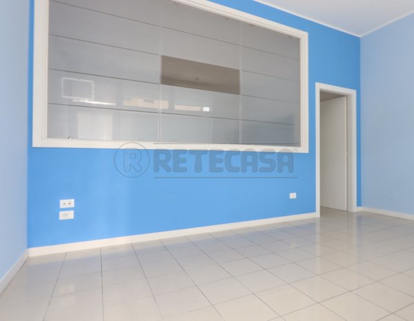 locale commerciale in affitto a Creazzo