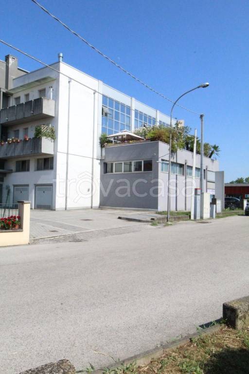 appartamento in affitto a Creazzo in zona Olmo