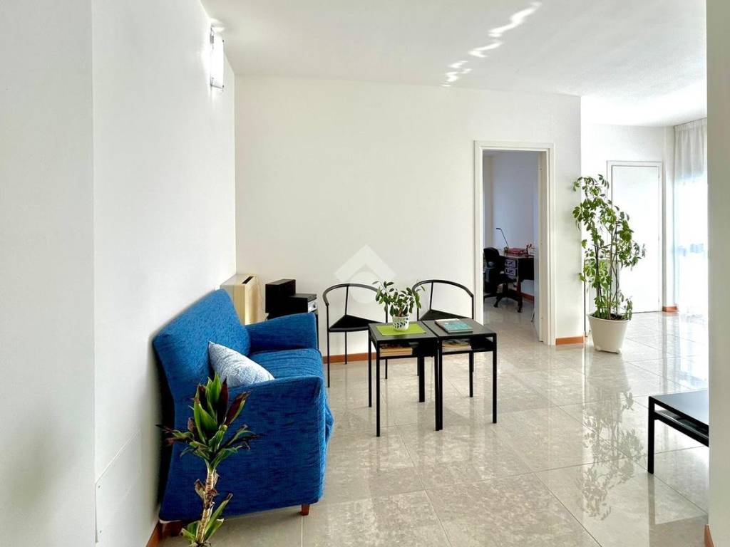 ufficio in affitto a Creazzo