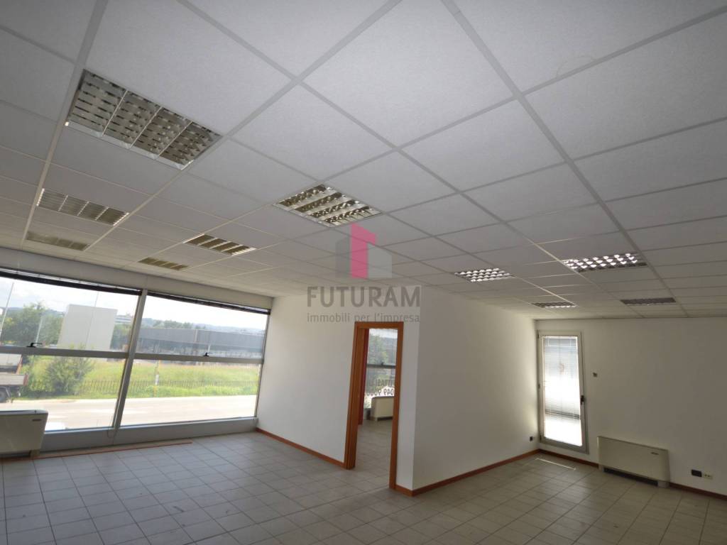 ufficio in affitto a Creazzo