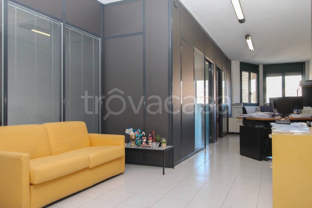 negozio in affitto a Creazzo