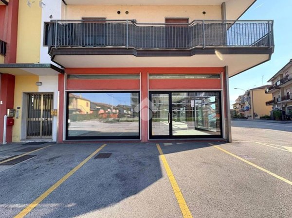 negozio in affitto a Creazzo