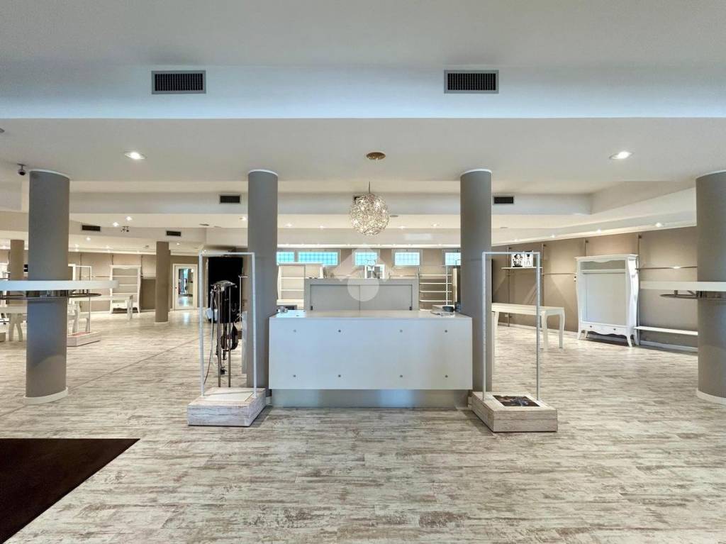 negozio in affitto a Creazzo