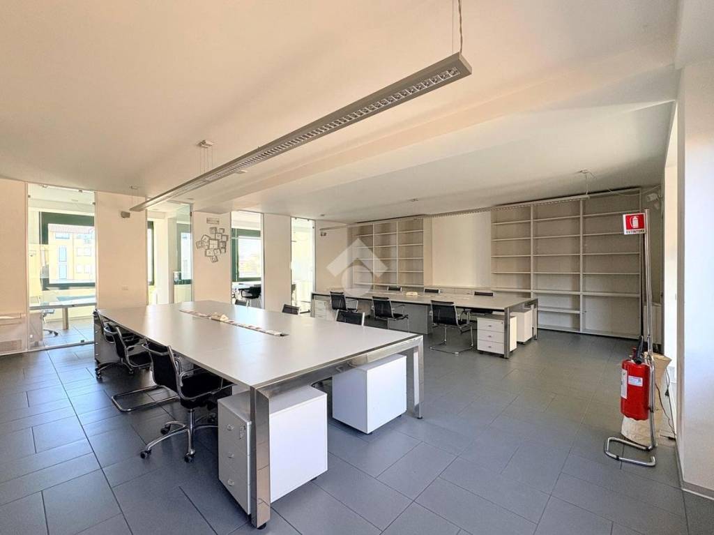 ufficio in affitto a Creazzo in zona Olmo