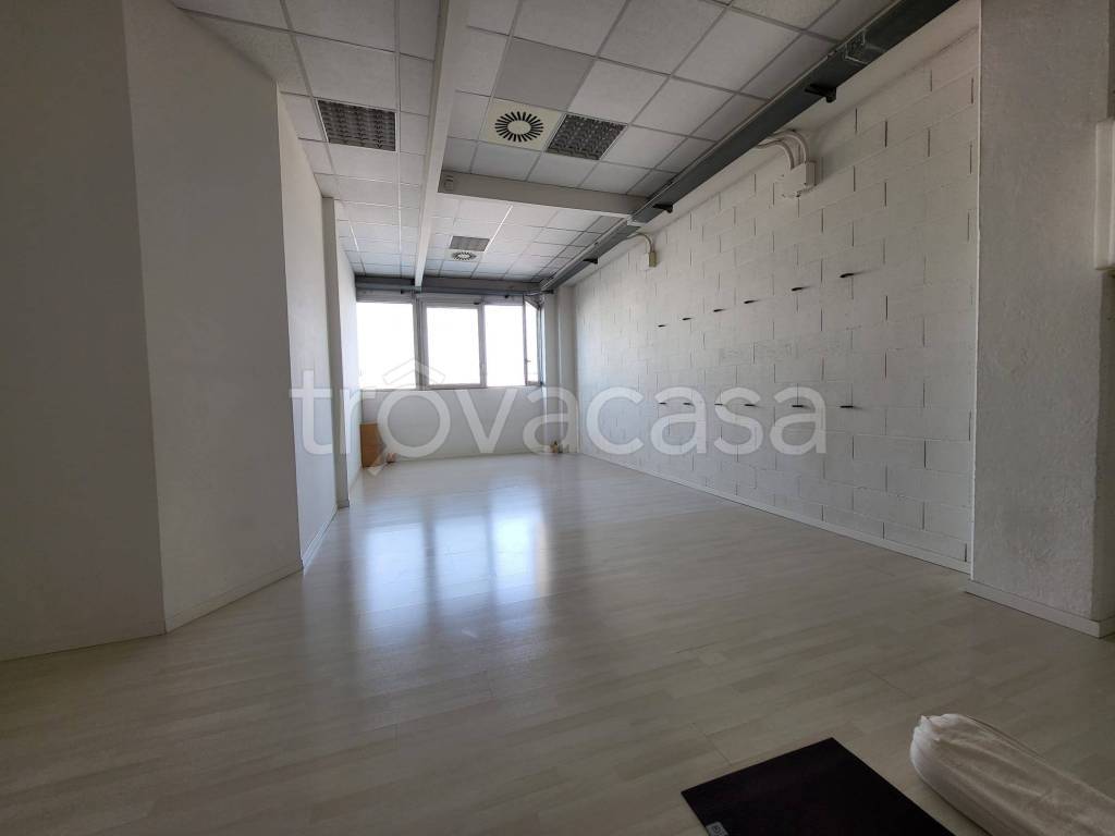 ufficio in affitto a Creazzo in zona Olmo